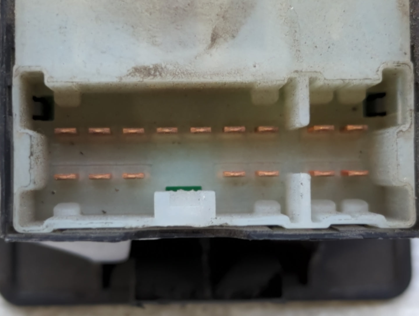 2004 Nissan Titan Master Power Window Switch Replacement Driver Side Left P/N:3040804 Fits OEM Used Auto Parts - Oemusedauto