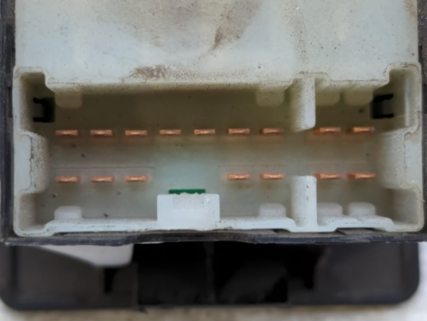 2004 Nissan Titan Master Power Window Switch Replacement Driver Side Left P/N:3040804 Fits OEM Used Auto Parts - Oemusedauto