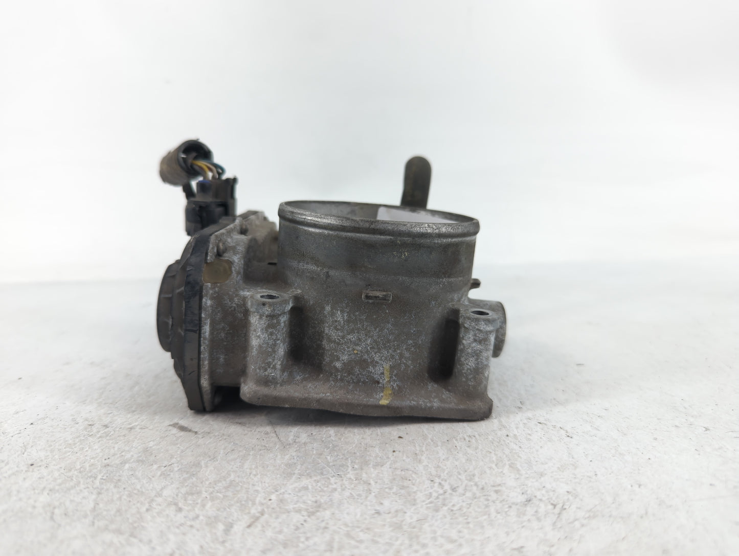 2004-2012 Nissan Titan Throttle Body P/N:4A2601299 Fits Fits 2004 2005 2006 2007 2008 2009 2010 2011 2012 2013 2014 OEM Used
