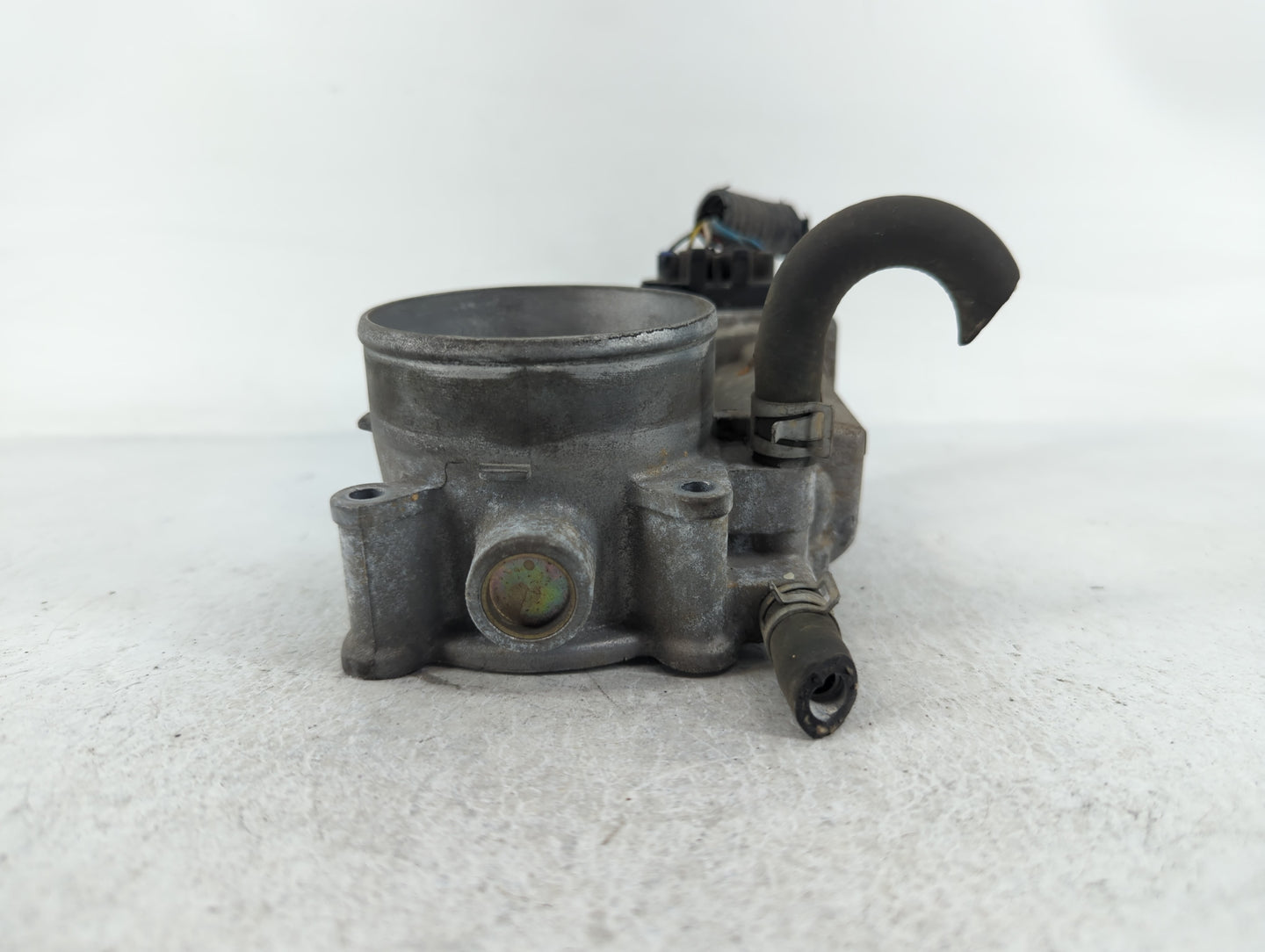 2004-2012 Nissan Titan Throttle Body P/N:4A2601299 Fits Fits 2004 2005 2006 2007 2008 2009 2010 2011 2012 2013 2014 OEM Used
