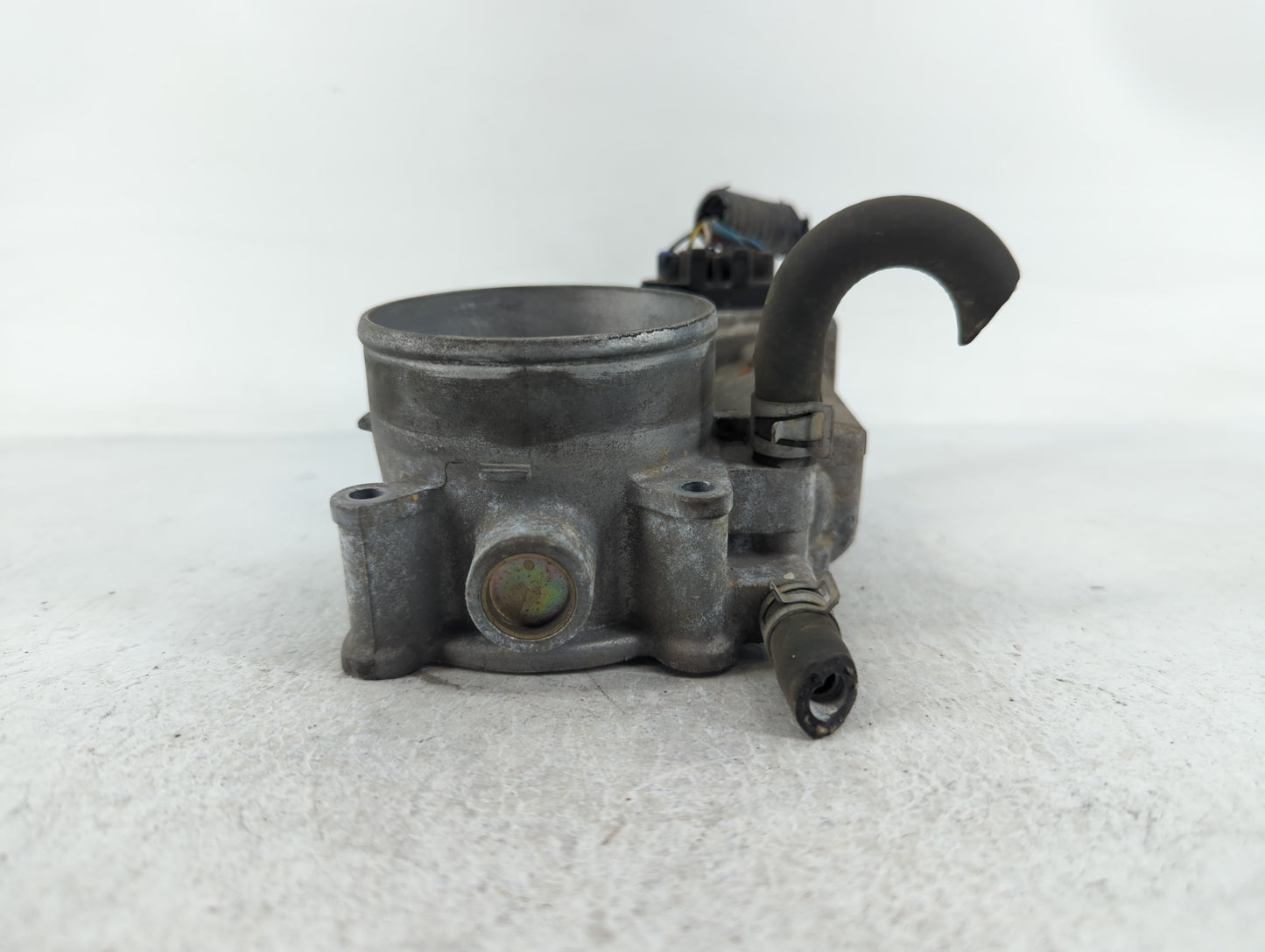2004-2012 Nissan Titan Throttle Body P/N:4A2601299 Fits Fits 2004 2005 2006 2007 2008 2009 2010 2011 2012 2013 2014 OEM Used