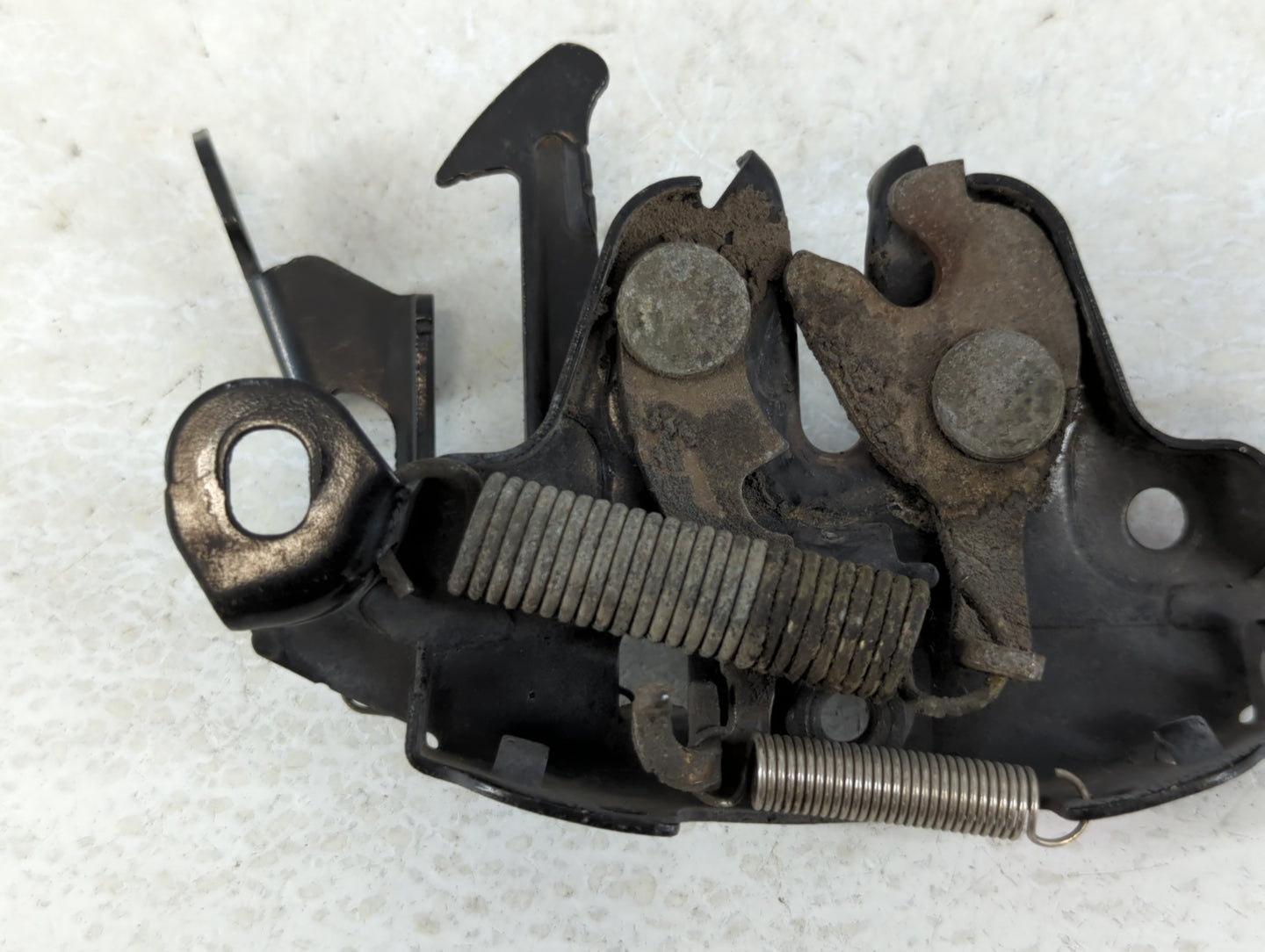 2004 Nissan Titan Hood Latch Assembly - Oemusedautoparts1.com