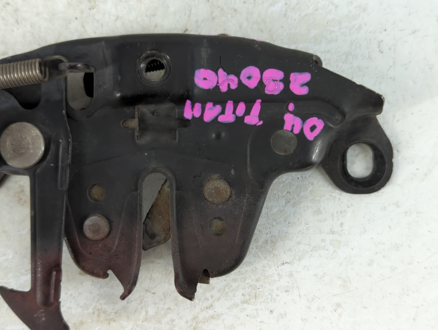 2004 Nissan Titan Hood Latch Assembly - Oemusedautoparts1.com