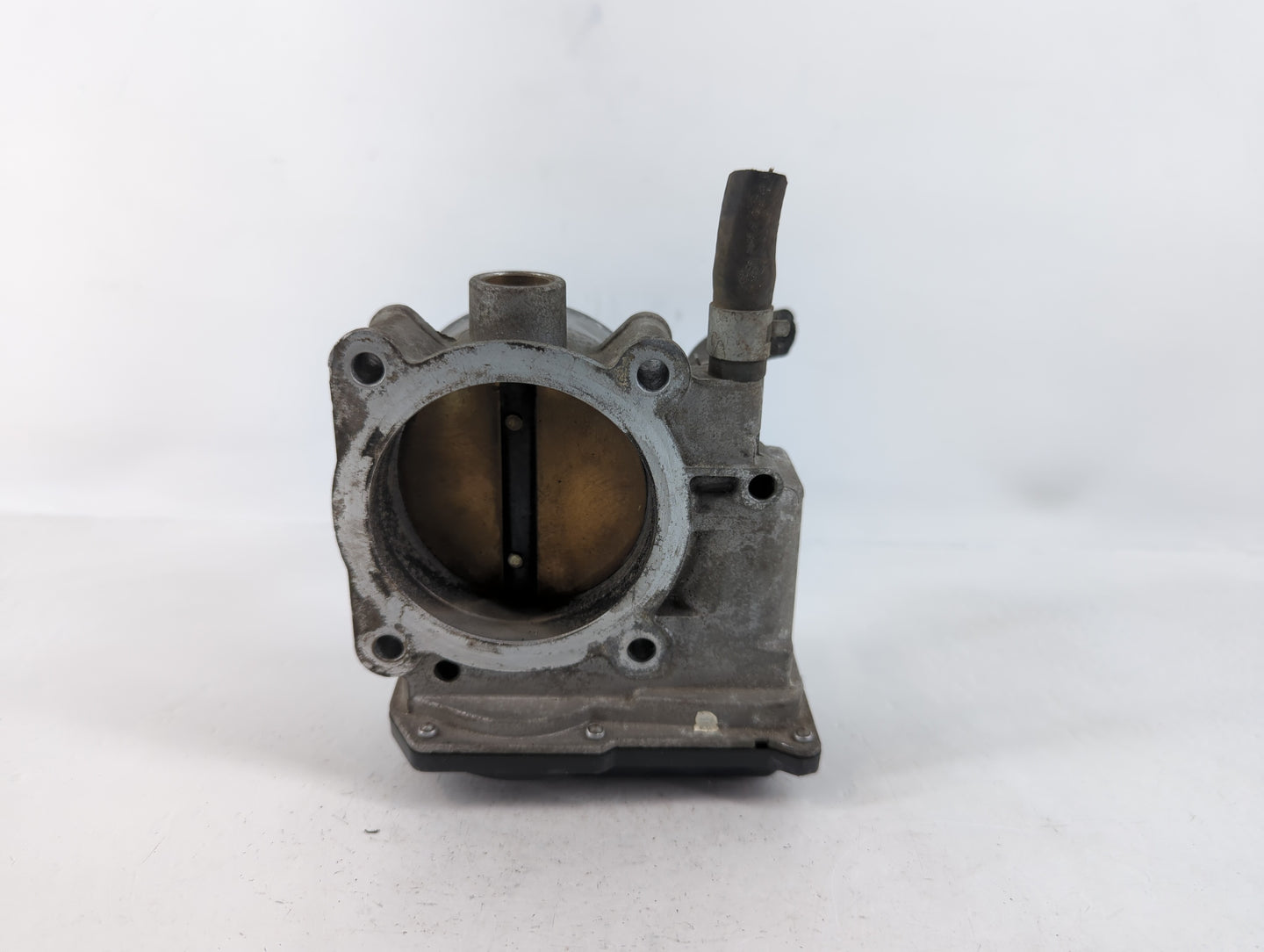 2004-2012 Nissan Titan Throttle Body P/N:4A2601299 Fits Fits 2004 2005 2006 2007 2008 2009 2010 2011 2012 2013 2014 OEM Used