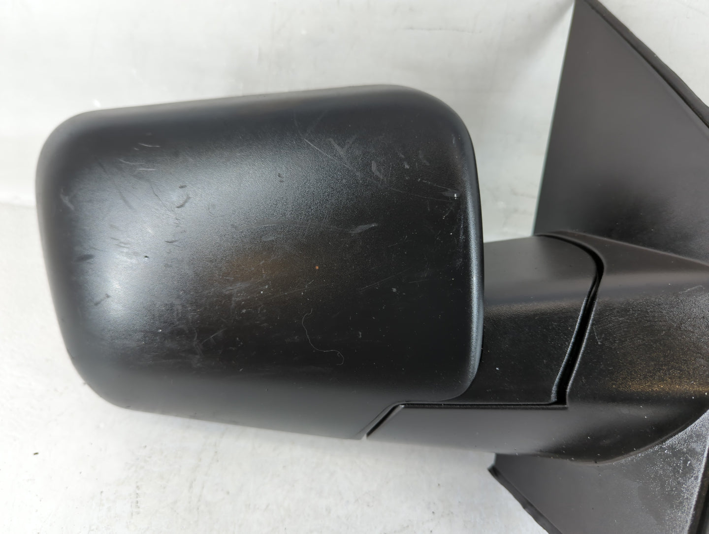 2004-2009 Nissan Titan Passenger Side View Mirror - Right Door Mirror OEM Used - Oemusedautoparts1.com