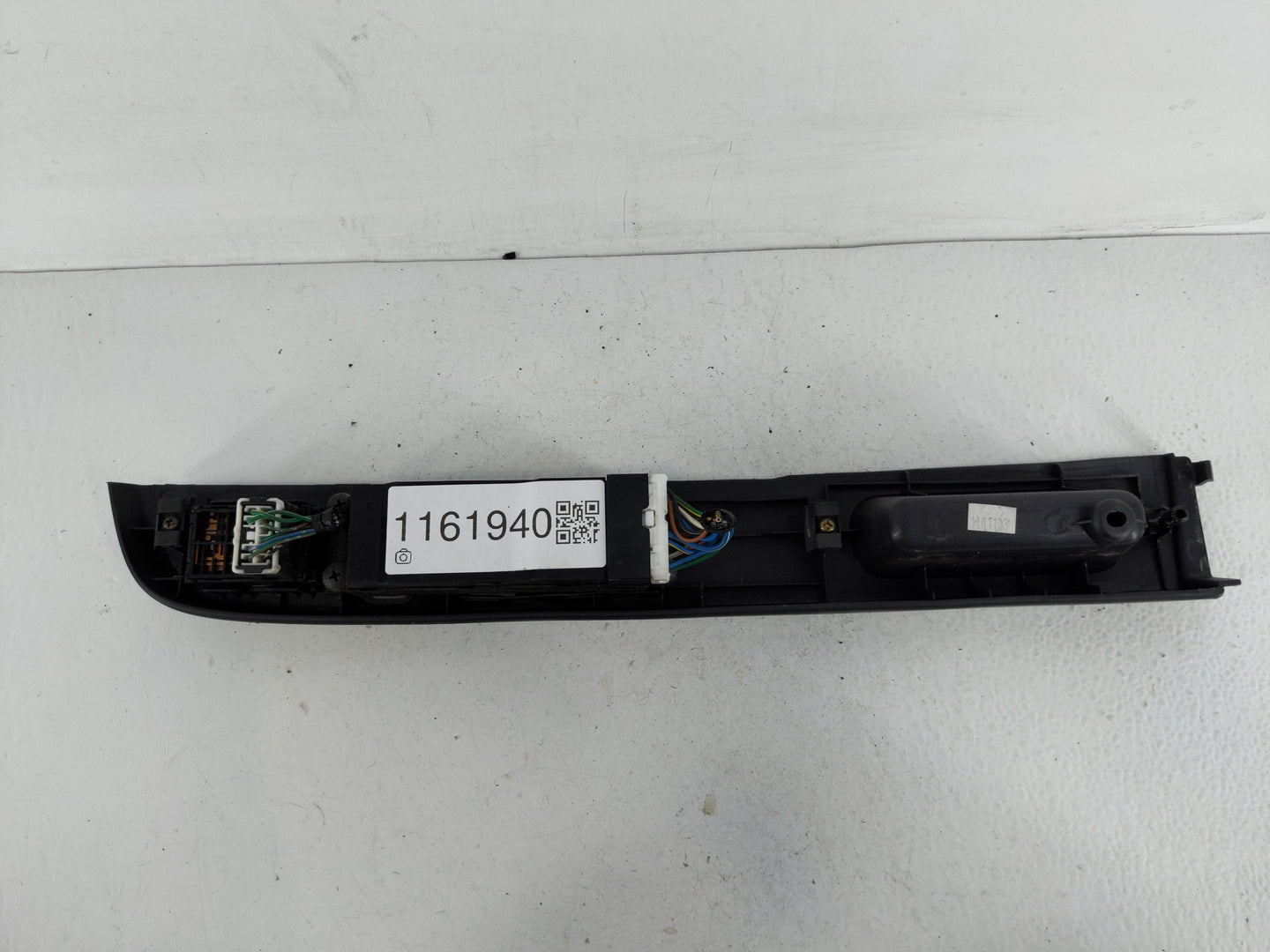 2000-2004 Nissan Xterra Master Power Window Switch Replacement Driver Side Left P/N:25401 9E000 Fits OEM Used Auto Parts - O