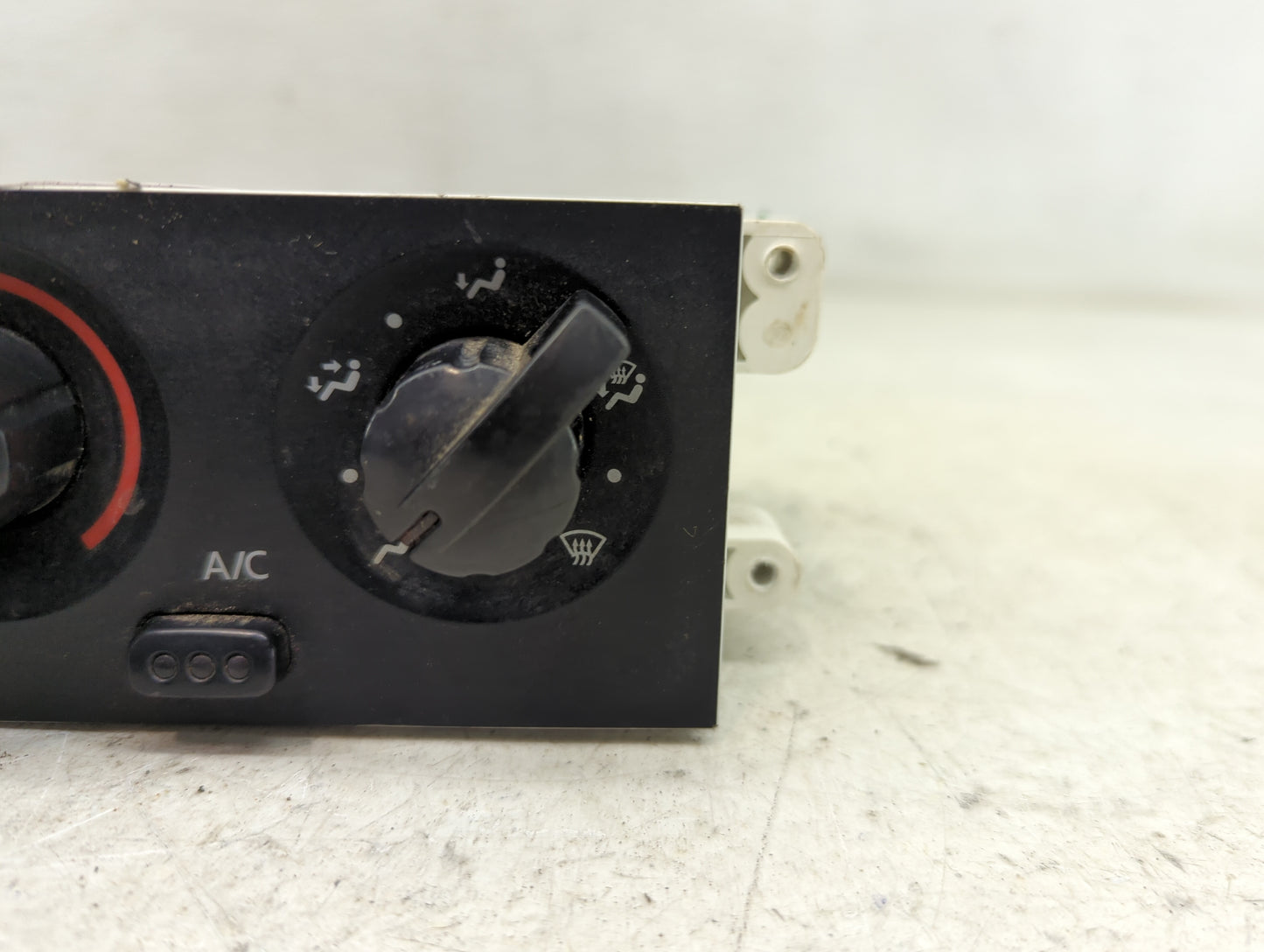 2003-2004 Nissan Xterra Climate Control Module Temperature AC/Heater Replacement Fits Fits 2003 2004 OEM Used Auto Parts - O