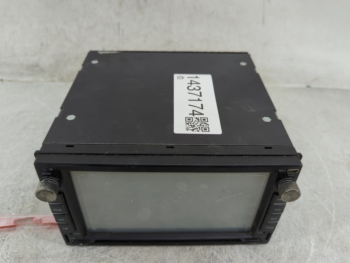 2002-2004 Nissan Xterra Radio AM FM Cd Player Receiver Replacement P/N:2014-03 Fits Fits 2002 2003 2004 OEM Used Auto Parts 