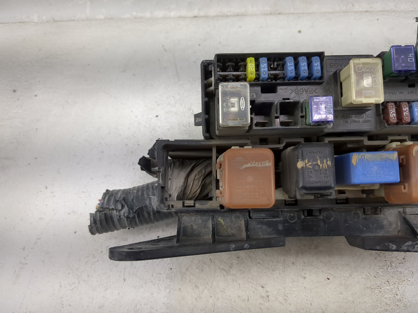 2003-2004 Nissan Xterra Fusebox Fuse Box Panel Relay Module Fits Fits 2003 2004 OEM Used Auto Parts - Oemusedautoparts1.com