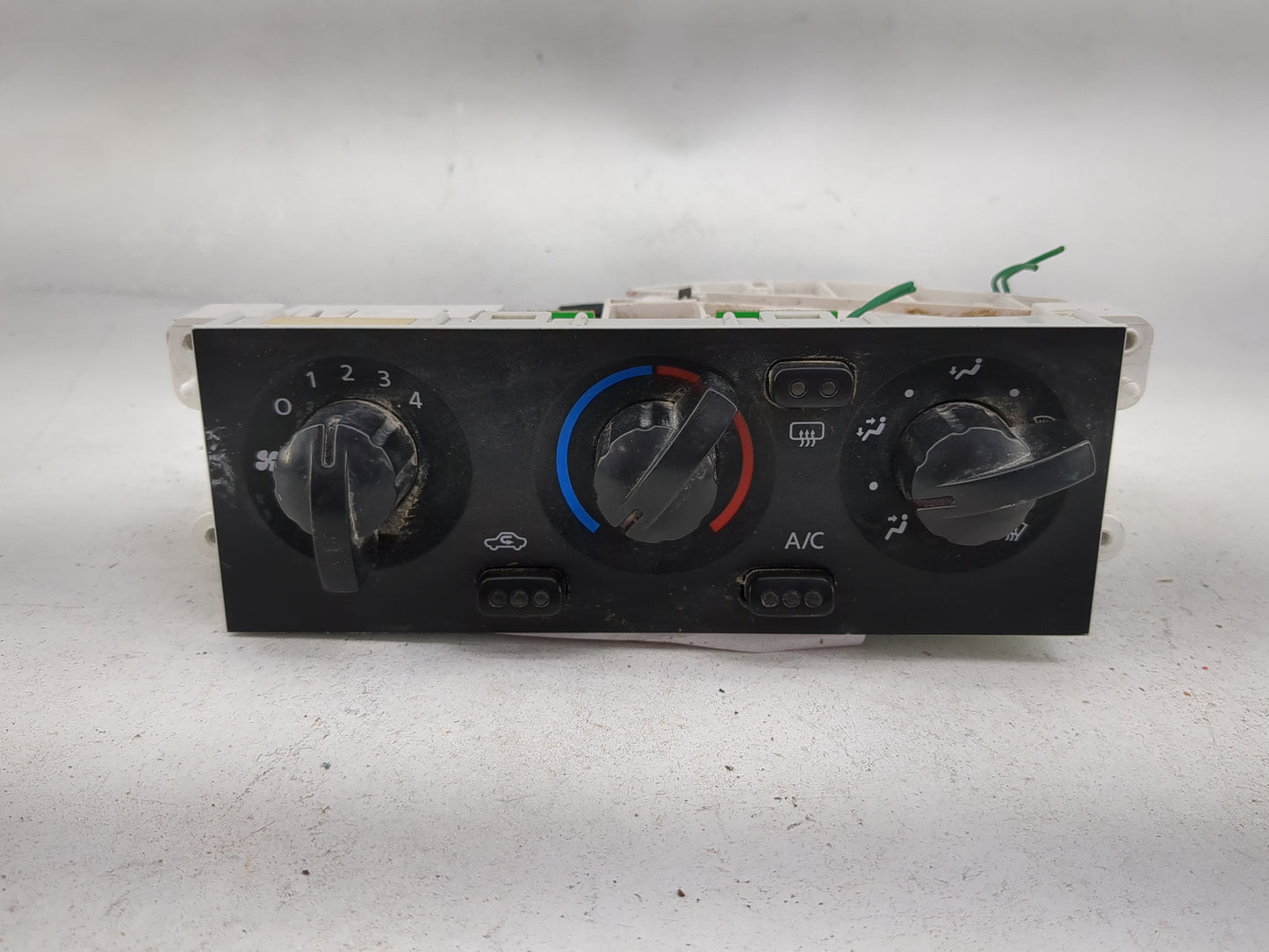 2004 Nissan Xterra Climate Control Module Temperature AC/Heater Replacement P/N:41354A0901 P1293900 Fits OEM Used Auto Parts