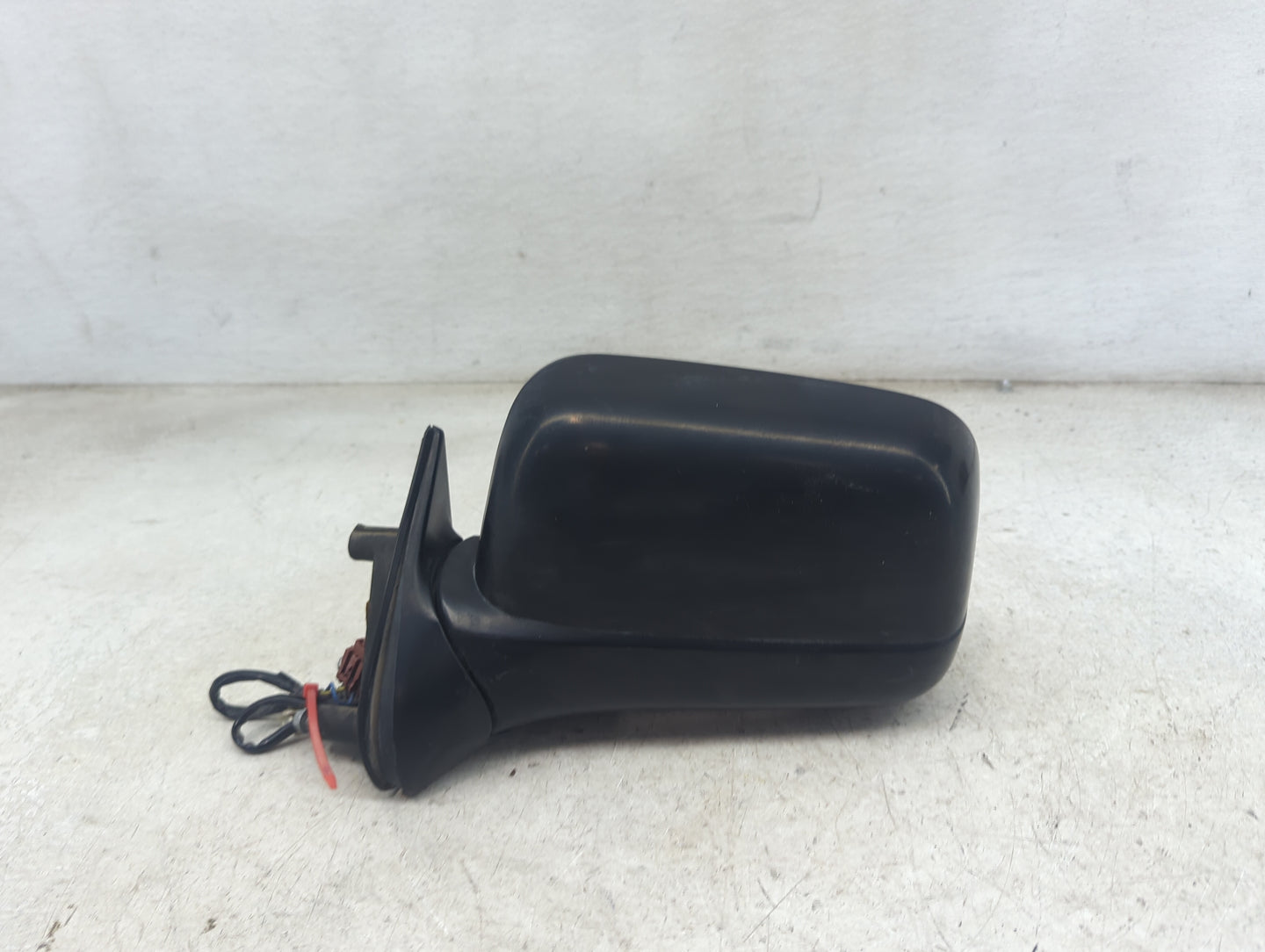 2000-2004 Nissan Xterra Driver Side View Mirror - Left Door Mirror OEM Used - Oemusedautoparts1.com