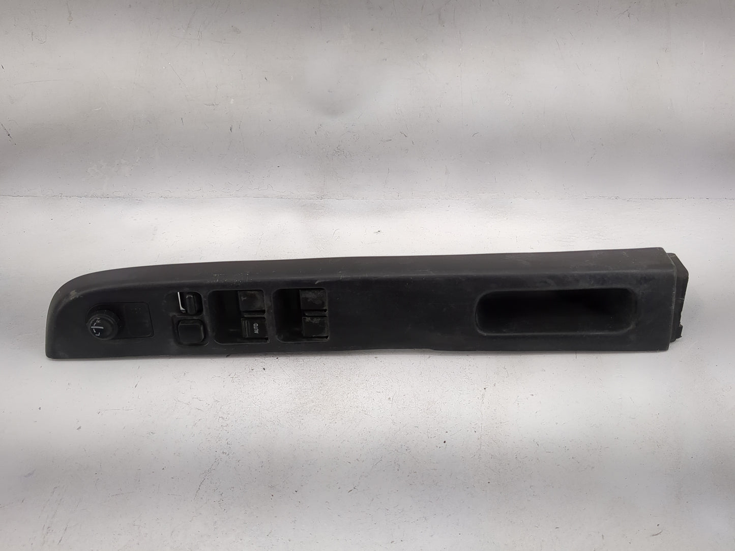 2000-2004 Nissan Xterra Master Power Window Switch Replacement Driver Side Left P/N:254019E000 Fits OEM Used Auto Parts - Oe