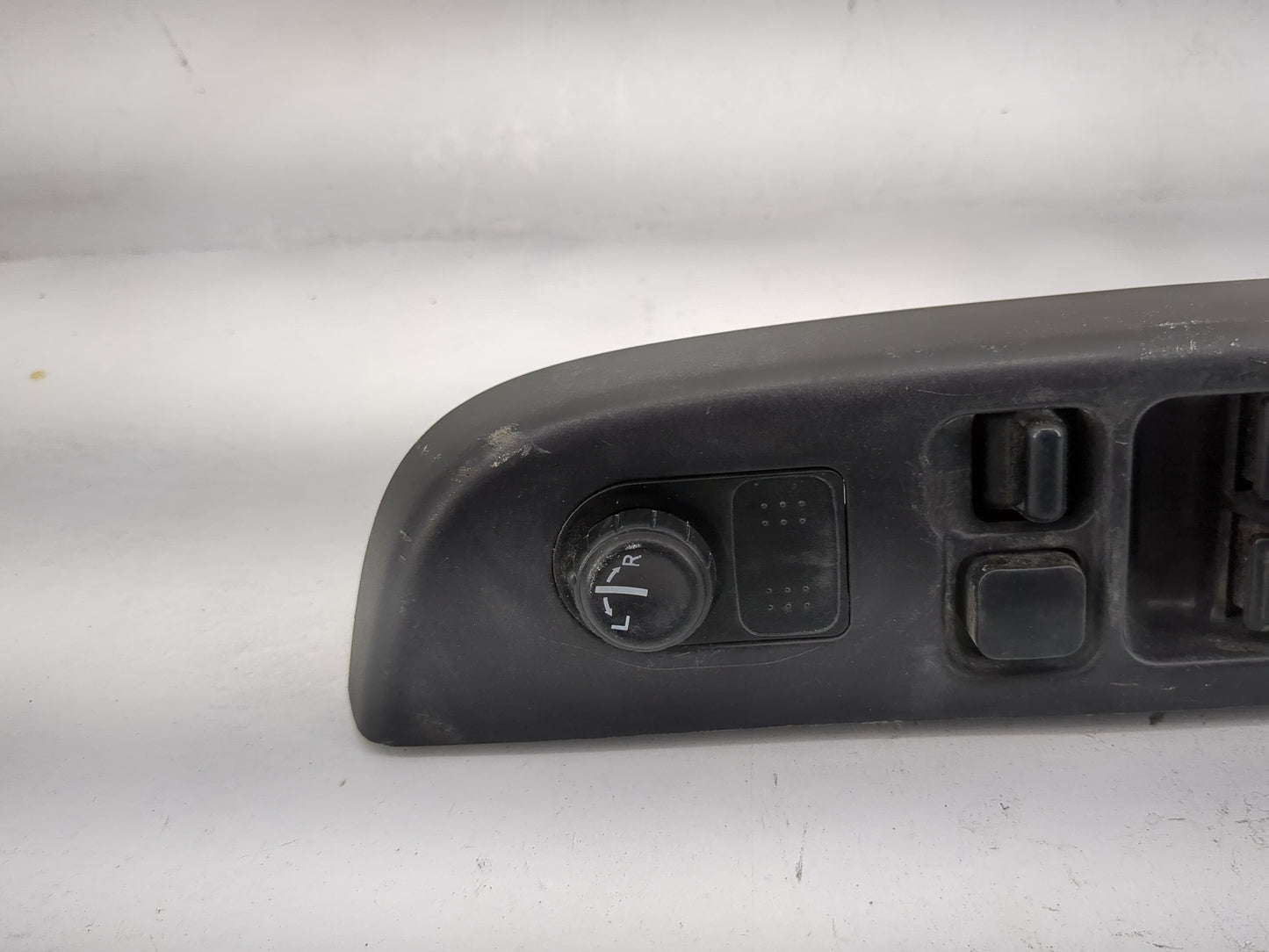 2000-2004 Nissan Xterra Master Power Window Switch Replacement Driver Side Left P/N:254019E000 Fits OEM Used Auto Parts - Oe
