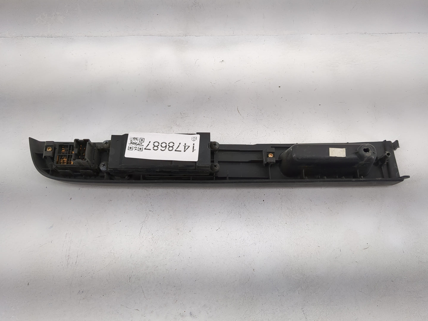 2000-2004 Nissan Xterra Master Power Window Switch Replacement Driver Side Left P/N:254019E000 Fits OEM Used Auto Parts - Oe