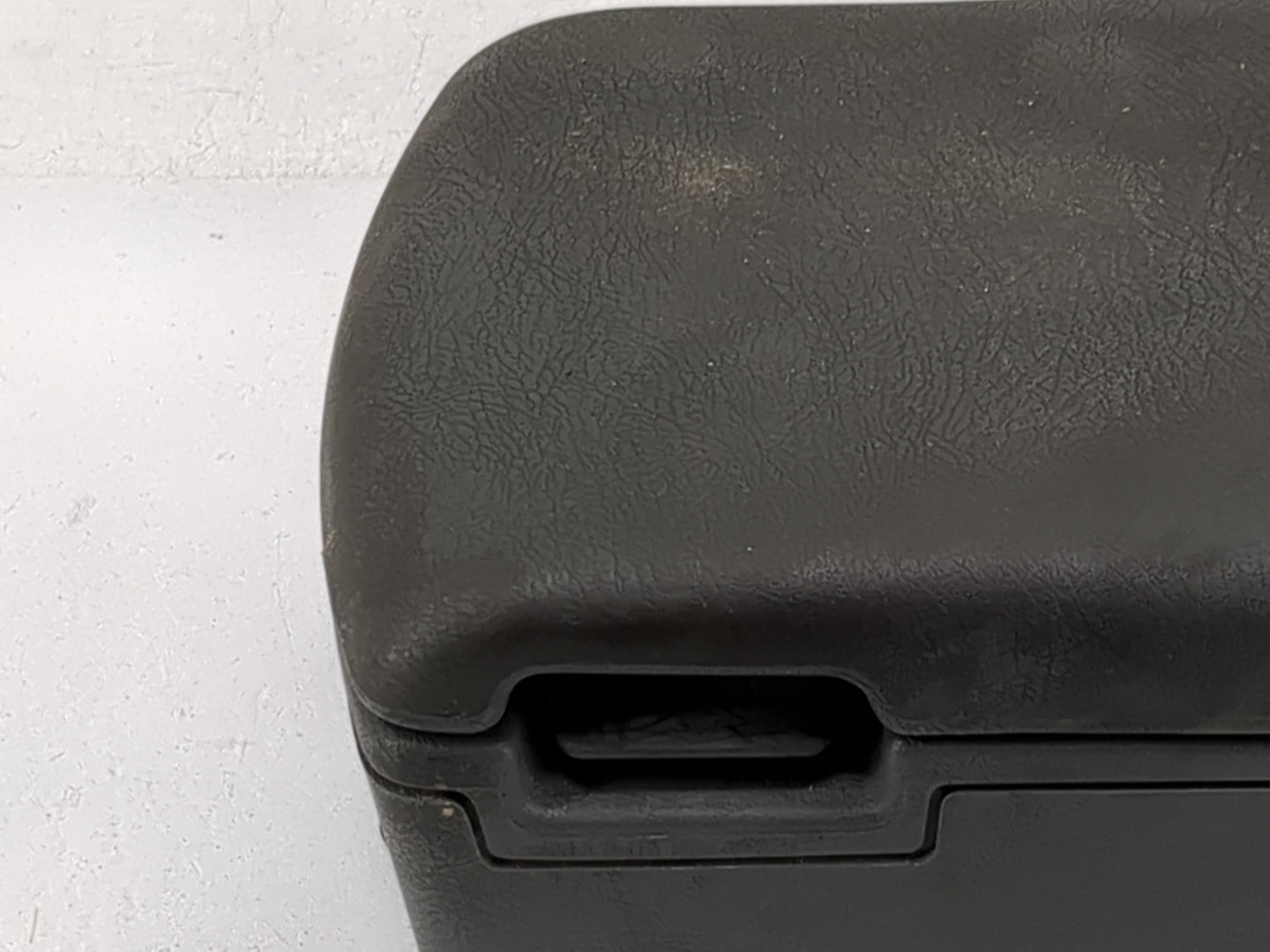 2004 Nissan Xterra Center Console Armrest Cover Lid Fits OEM Used Auto Parts - Oemusedautoparts1.com