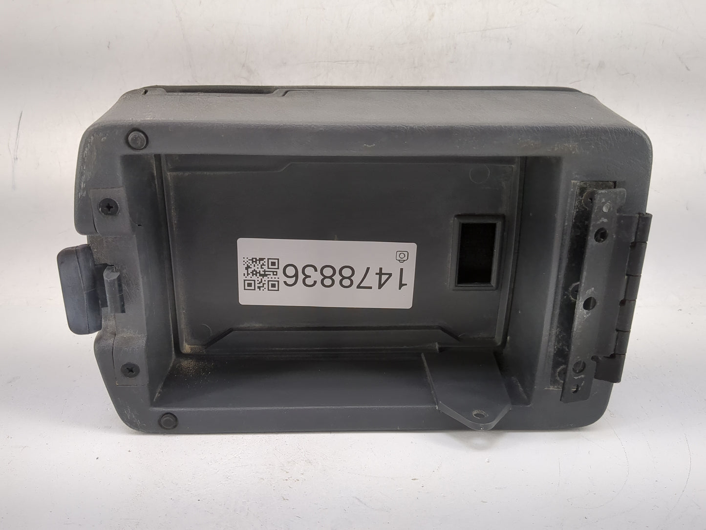 2004 Nissan Xterra Center Console Armrest Cover Lid Fits OEM Used Auto Parts - Oemusedautoparts1.com