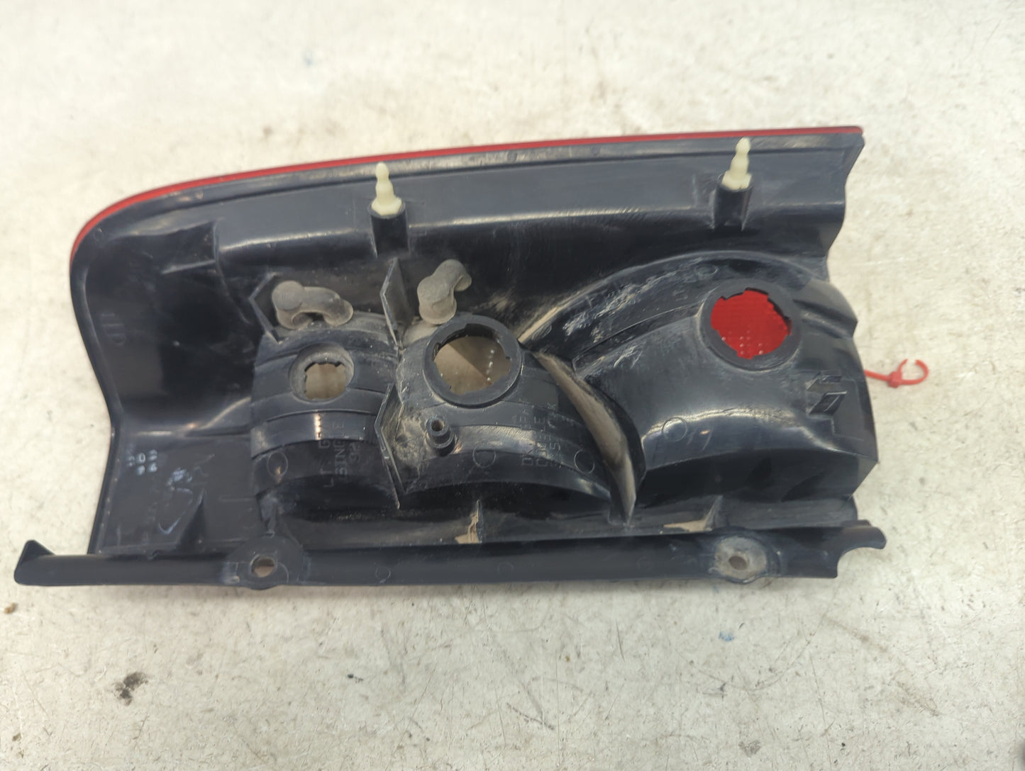 2002-2004 Nissan Xterra Tail Light Assembly Driver Left OEM P/N:935 700 355 Fits Fits 2002 2003 2004 OEM Used Auto Parts - O