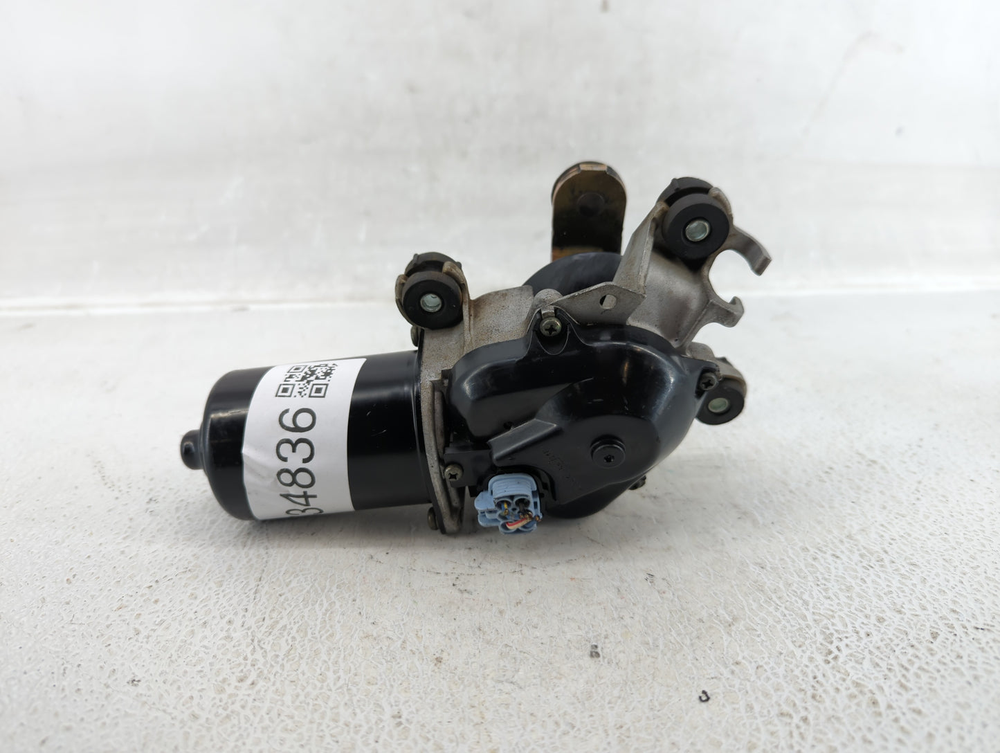 2001-2004 Nissan Xterra Front Windshield Wiper Motor Fits Fits 2001 2002 2003 2004 OEM Used Auto Parts - Oemusedautoparts1.c