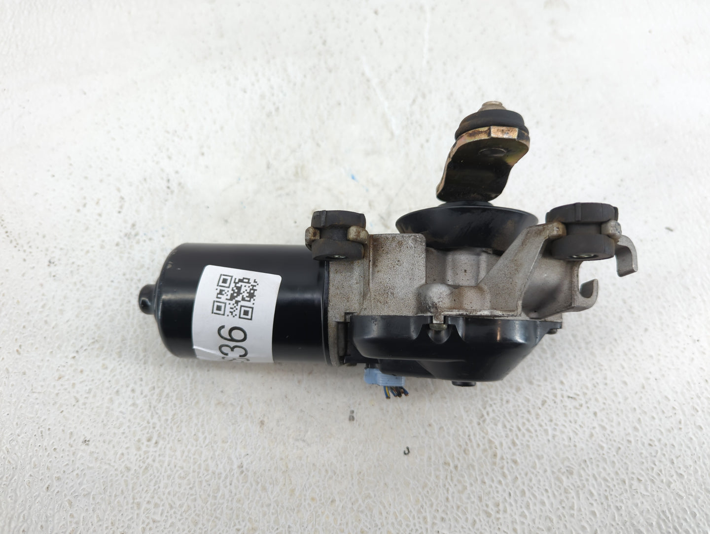 2001-2004 Nissan Xterra Front Windshield Wiper Motor Fits Fits 2001 2002 2003 2004 OEM Used Auto Parts - Oemusedautoparts1.c