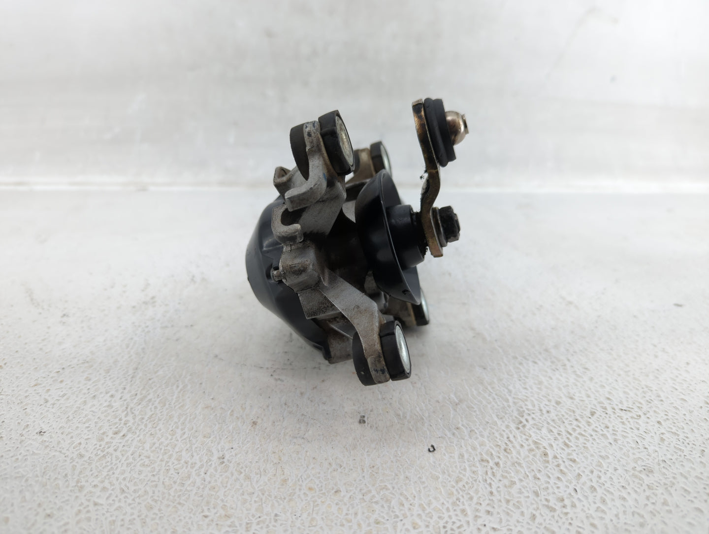 2001-2004 Nissan Xterra Front Windshield Wiper Motor Fits Fits 2001 2002 2003 2004 OEM Used Auto Parts - Oemusedautoparts1.c