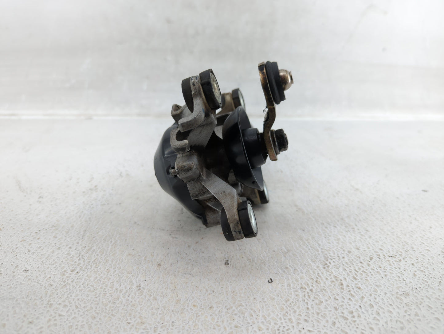 2001-2004 Nissan Xterra Front Windshield Wiper Motor Fits Fits 2001 2002 2003 2004 OEM Used Auto Parts - Oemusedautoparts1.c