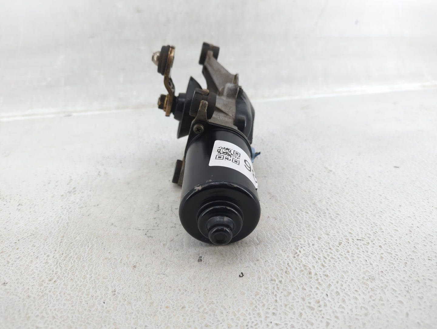 2001-2004 Nissan Xterra Front Windshield Wiper Motor Fits Fits 2001 2002 2003 2004 OEM Used Auto Parts - Oemusedautoparts1.c