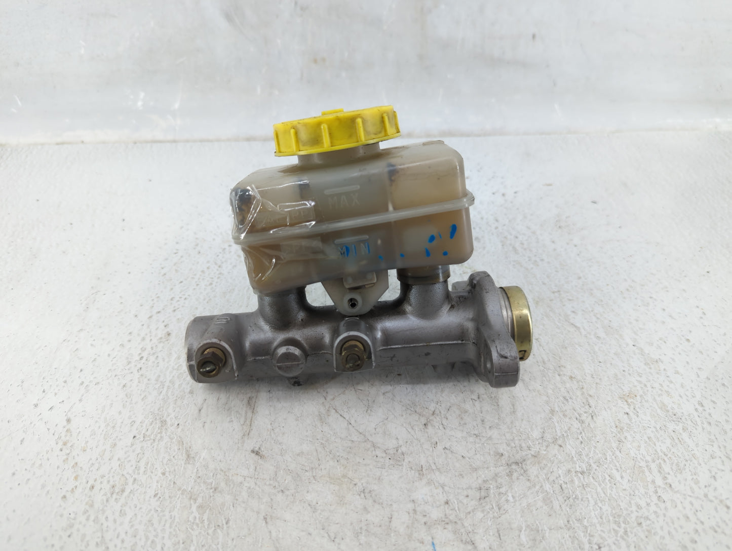 2003-2004 Nissan Xterra Brake Master Cylinder - Oemusedautoparts1.com
