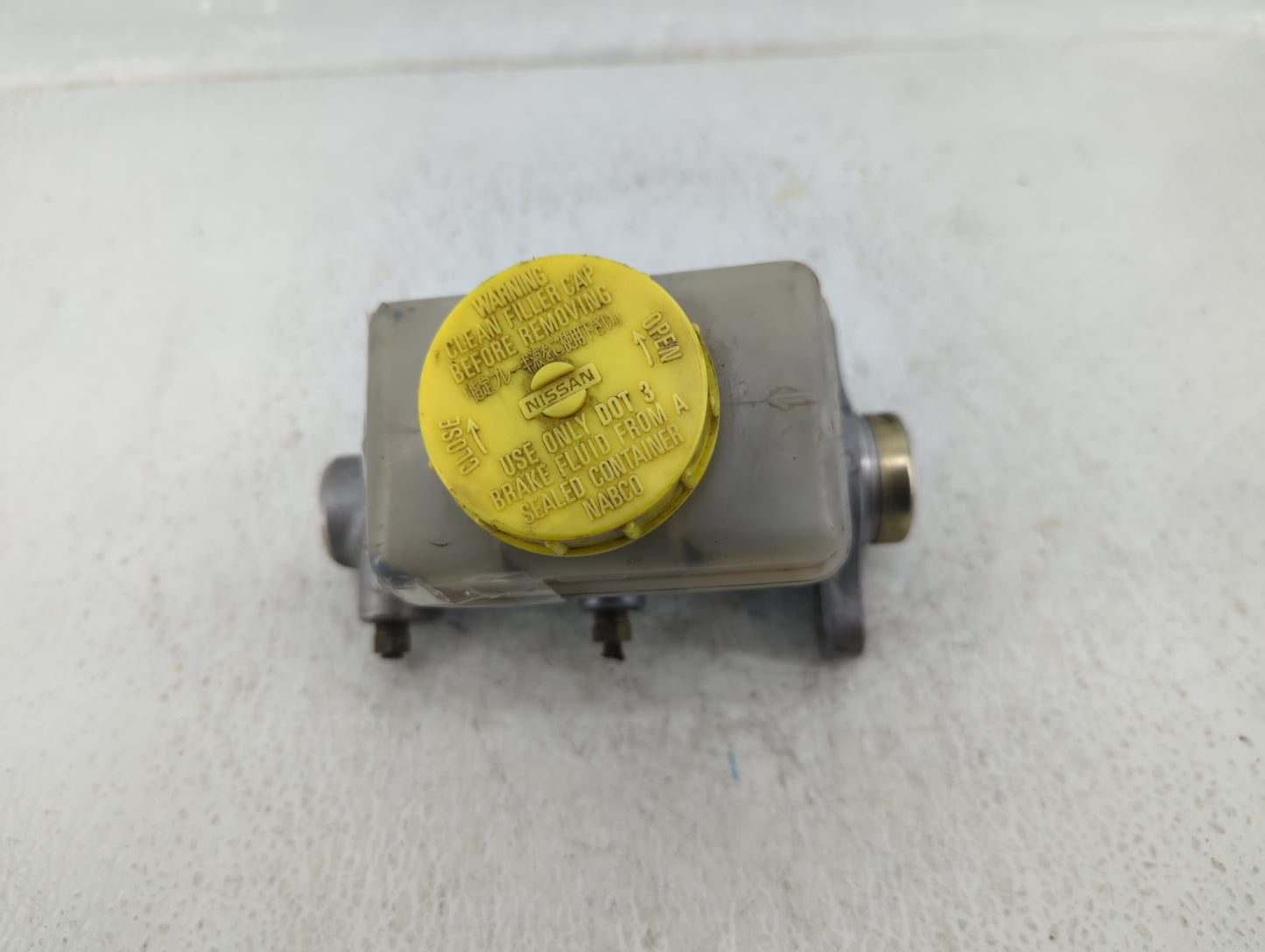 2003-2004 Nissan Xterra Brake Master Cylinder - Oemusedautoparts1.com