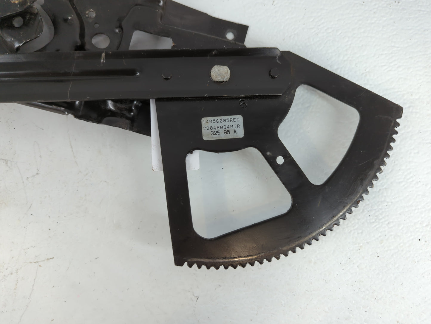 2000-2004 Nissan Xterra Passenger Front Right Power Window Motor - Oemusedautoparts1.com
