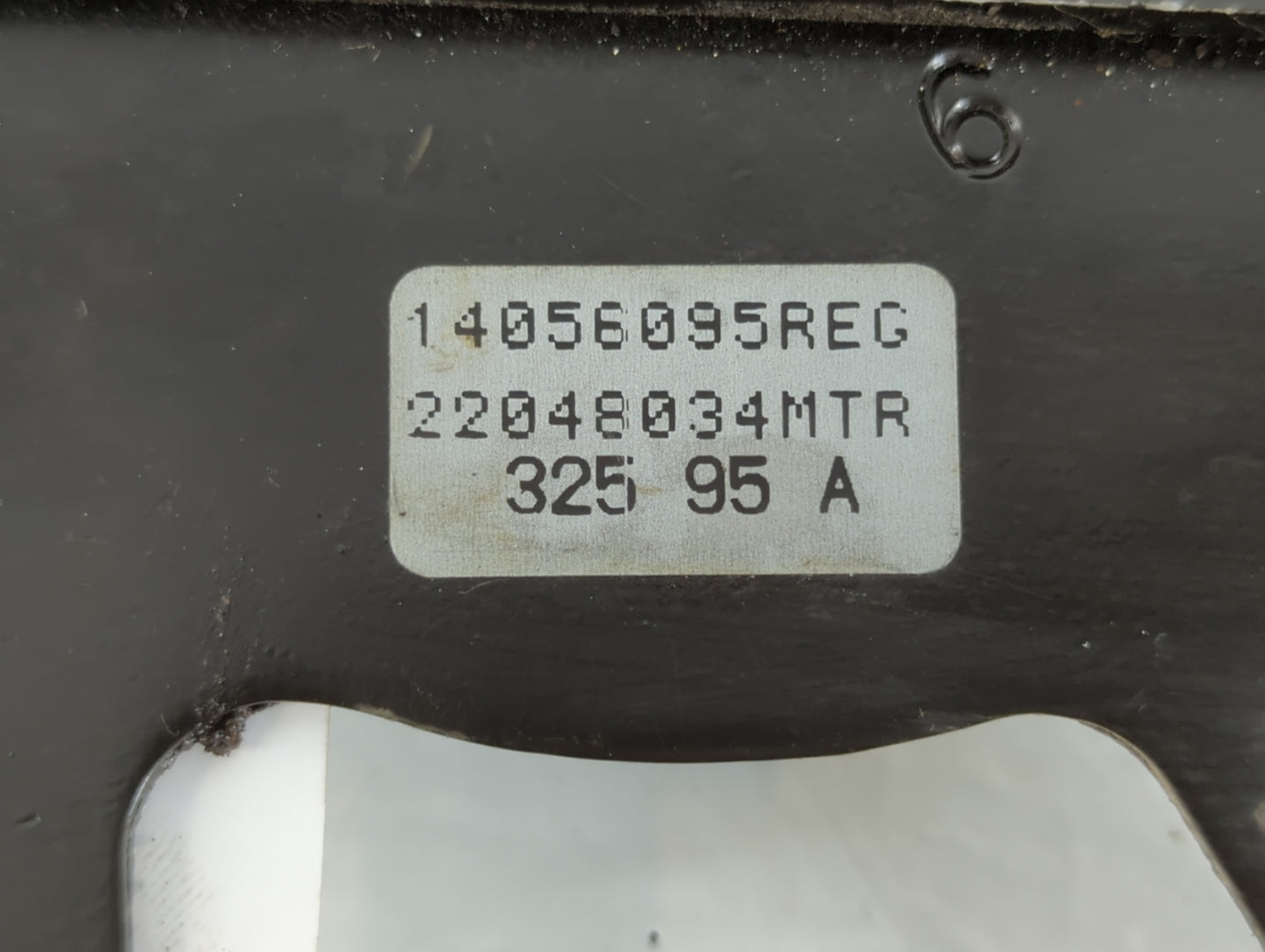 2000-2004 Nissan Xterra Passenger Front Right Power Window Motor - Oemusedautoparts1.com