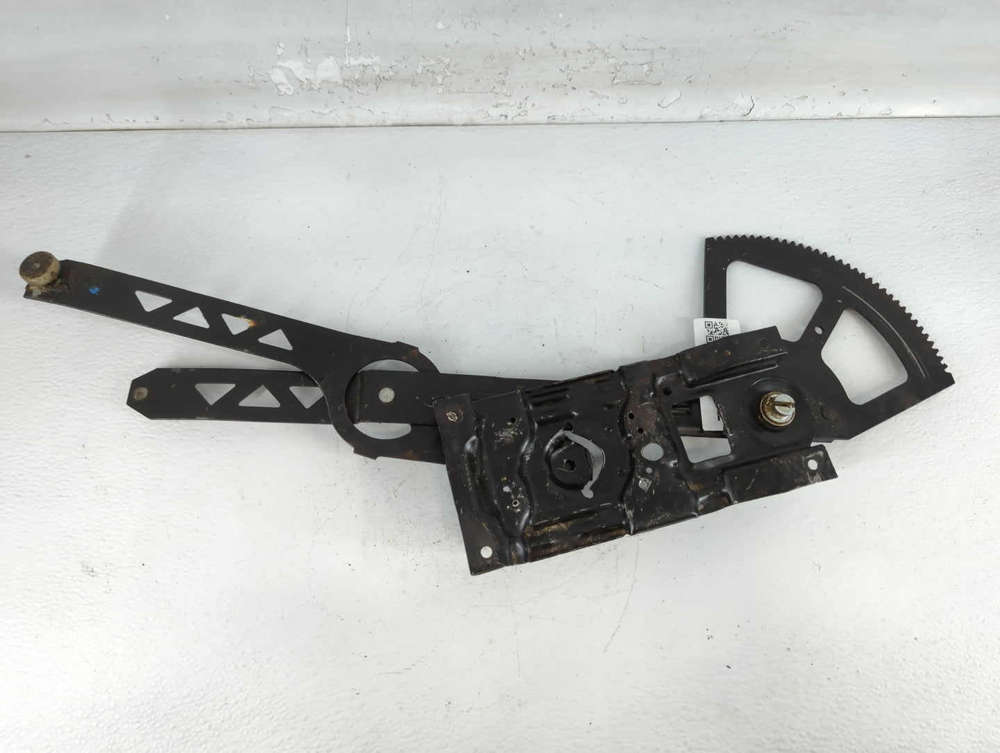 2000-2004 Nissan Xterra Passenger Front Right Power Window Motor - Oemusedautoparts1.com