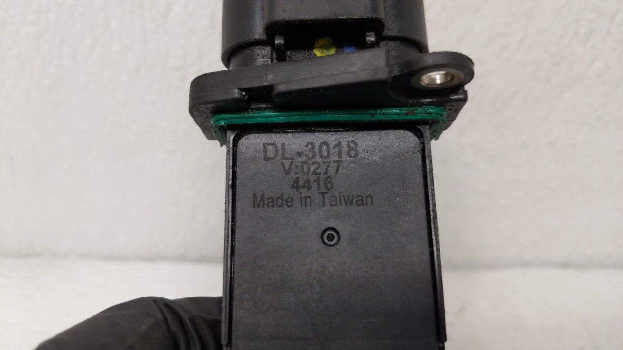 2001-2002 Oldsmobile Aurora Mass Air Flow Meter Maf - Oemusedautoparts1.com