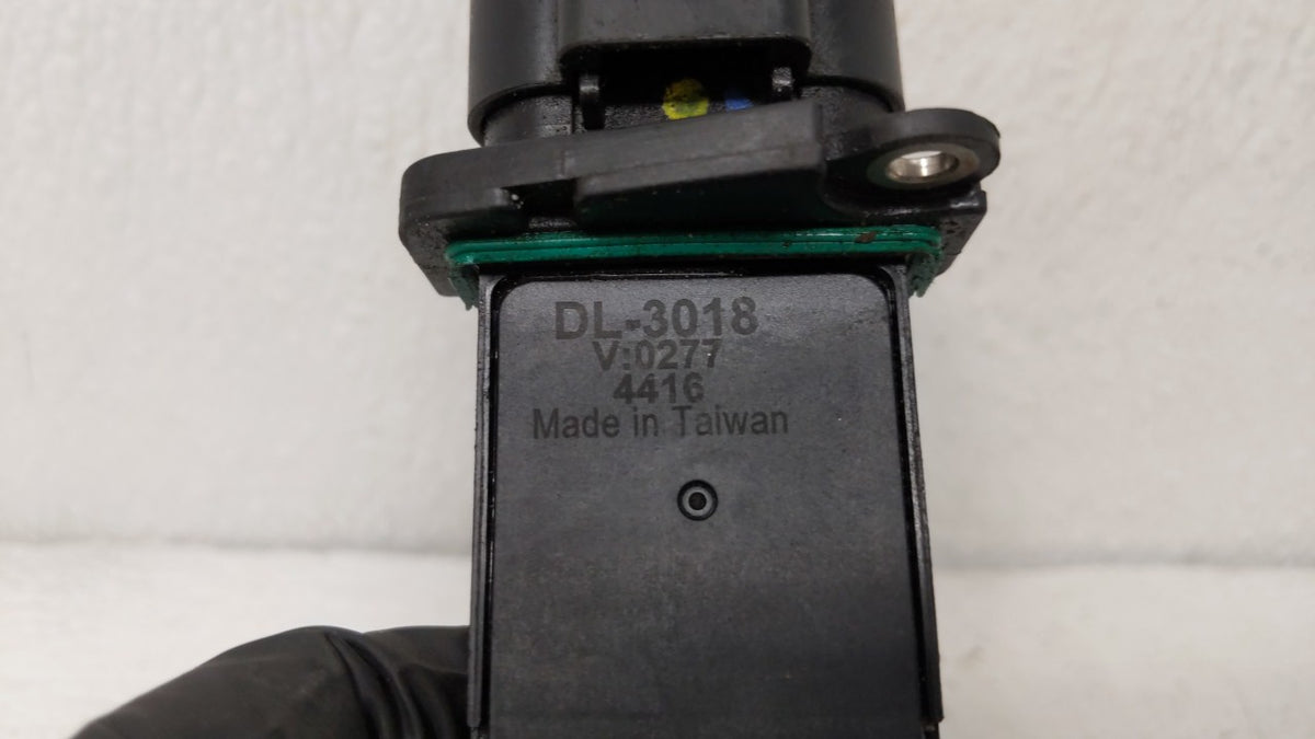 2001-2002 Oldsmobile Aurora Mass Air Flow Meter Maf Sensor - Oemusedautoparts1.com