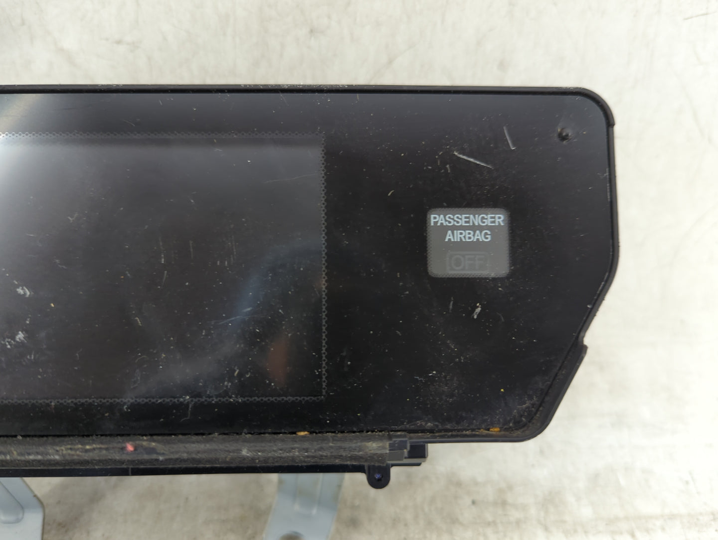 Oldsmobile Bravada Information Display Screen - Oemusedautoparts1.com