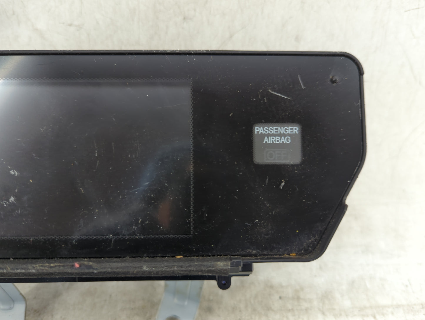 Oldsmobile Bravada Information Display Screen - Oemusedautoparts1.com