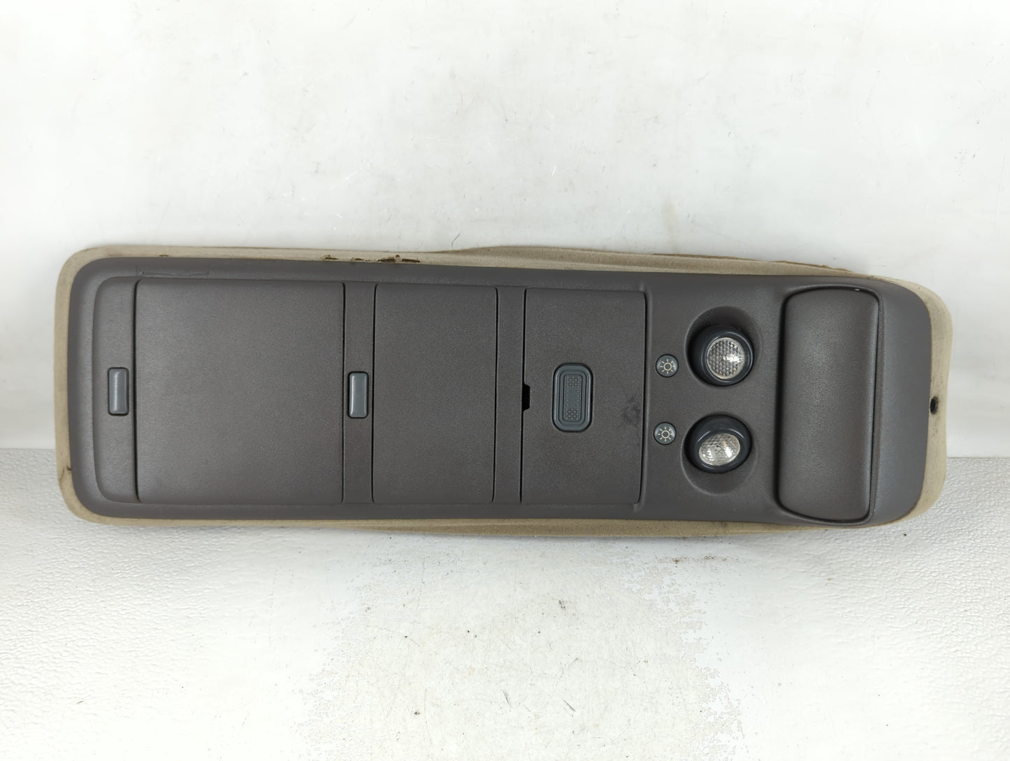 2002-2004 Oldsmobile Bravada Overhead Roof Console - Oemusedautoparts1.com