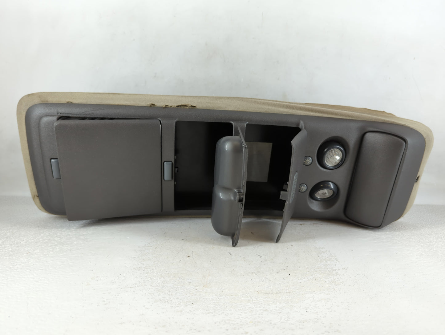2002-2004 Oldsmobile Bravada Overhead Roof Console - Oemusedautoparts1.com