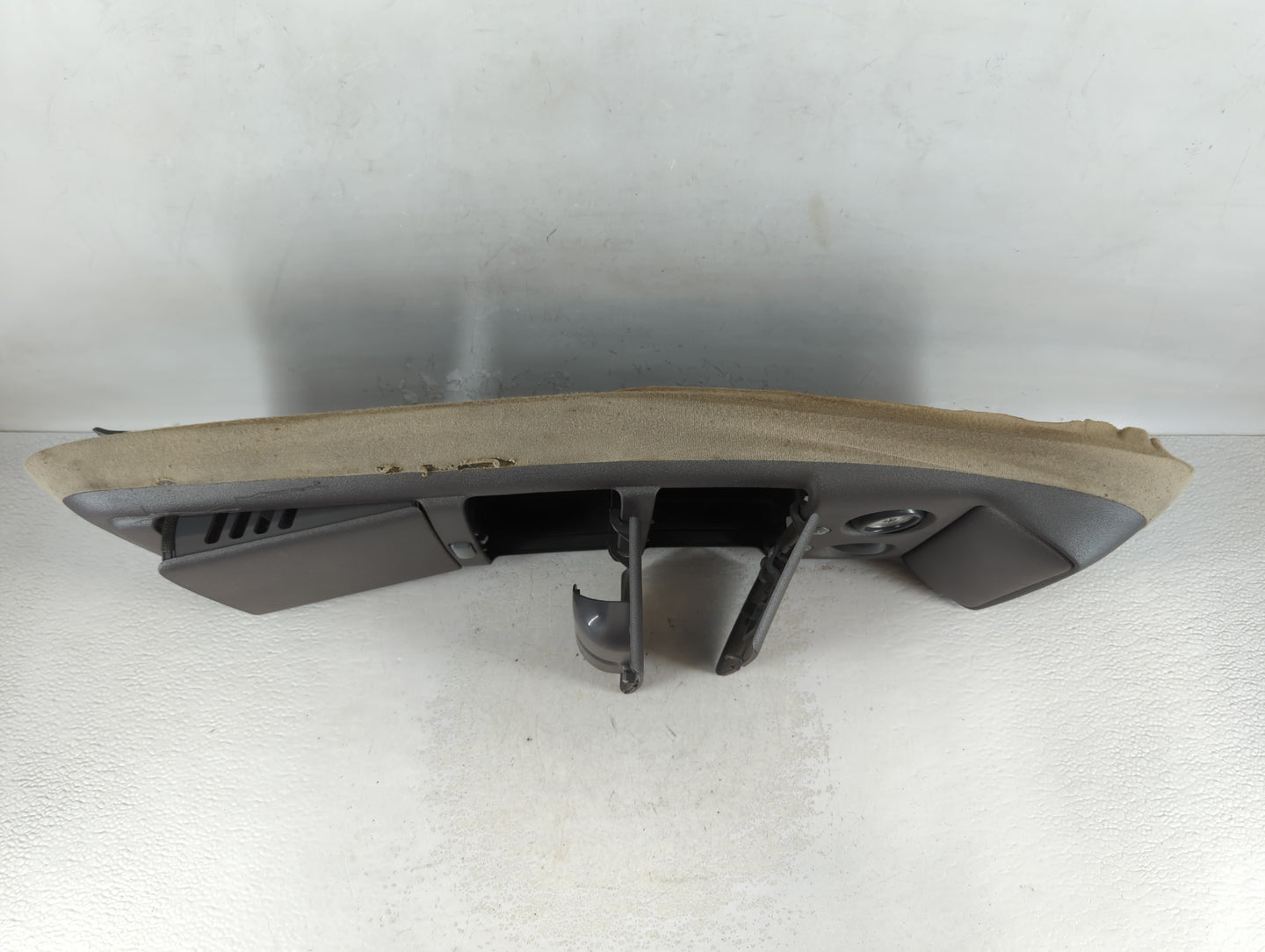 2002-2004 Oldsmobile Bravada Overhead Roof Console - Oemusedautoparts1.com