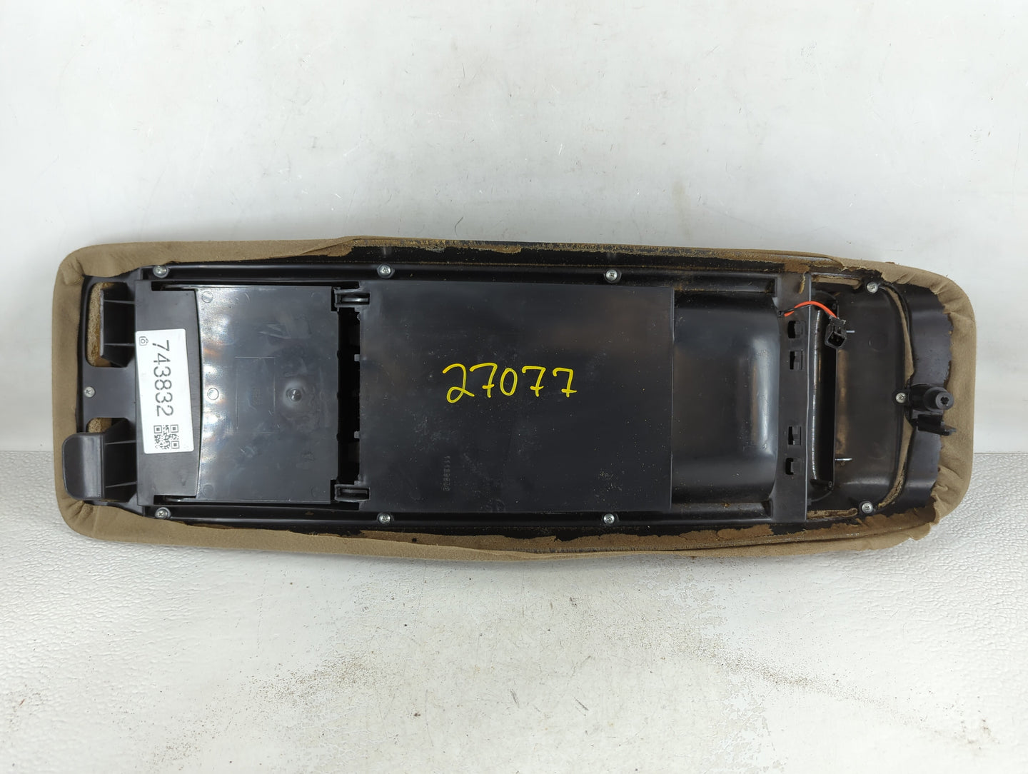 2002-2004 Oldsmobile Bravada Overhead Roof Console - Oemusedautoparts1.com