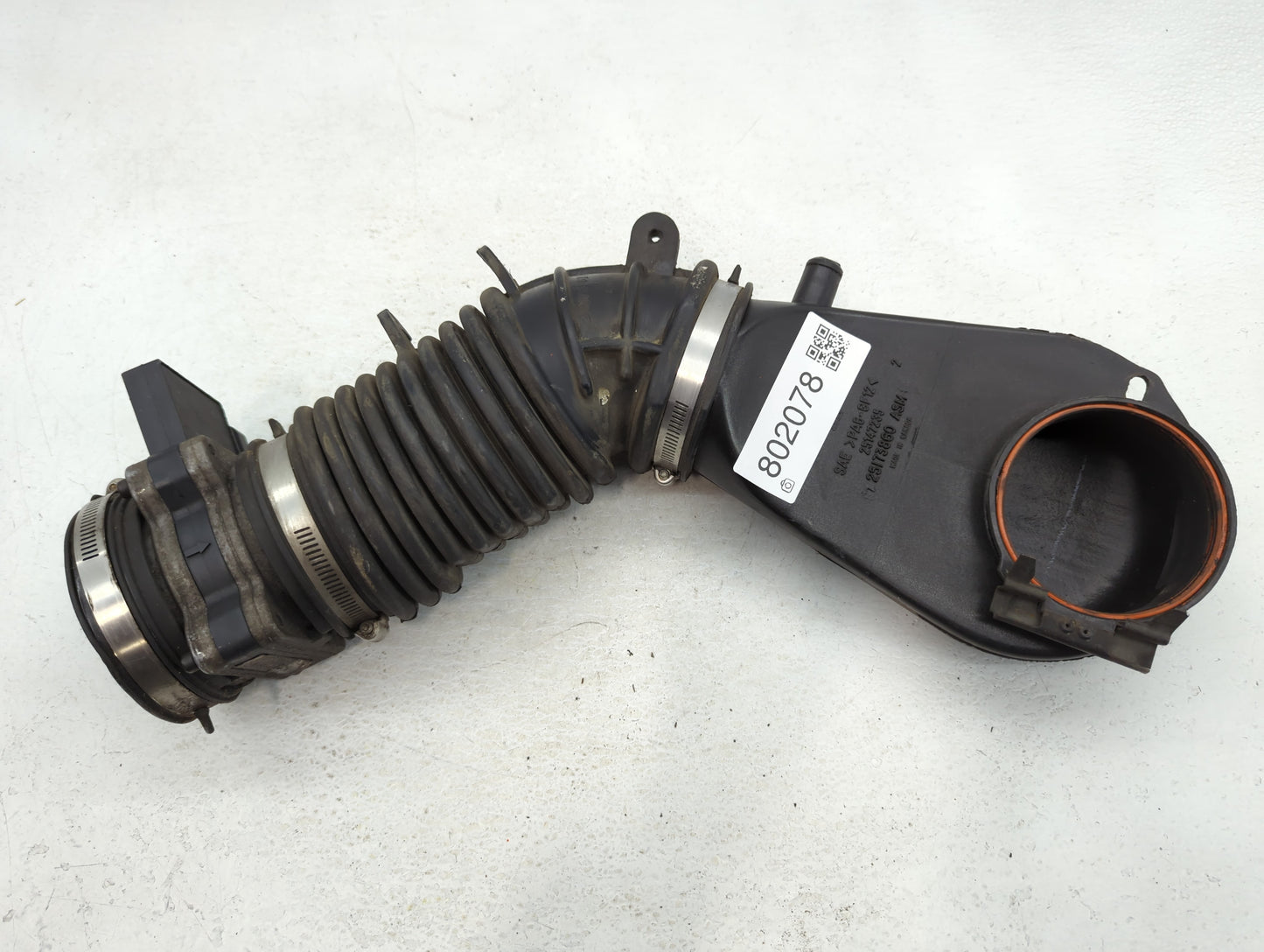 2004 Oldsmobile Bravada Air Cleaner Intake Duct Hose Tube - Oemusedautoparts1.com