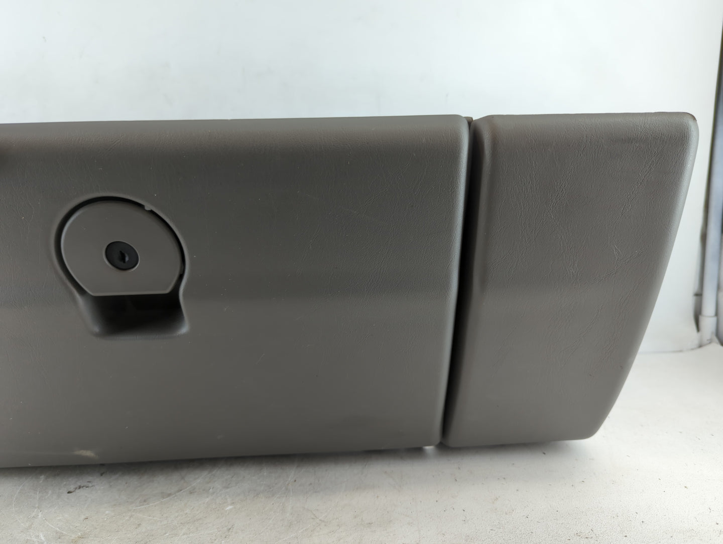 2004 Pontiac Aztek Passenger Glove Box Door Storage Compartment - Oemusedautoparts1.com