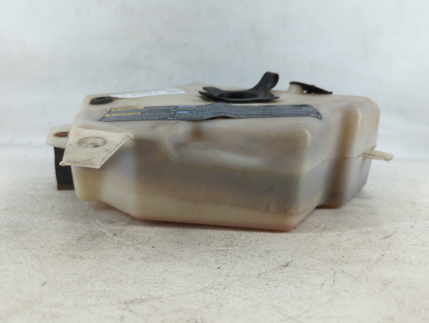 2001-2005 Pontiac Aztek Radiator Coolant Overflow Expansion Tank Bottle - Oemusedautoparts1.com