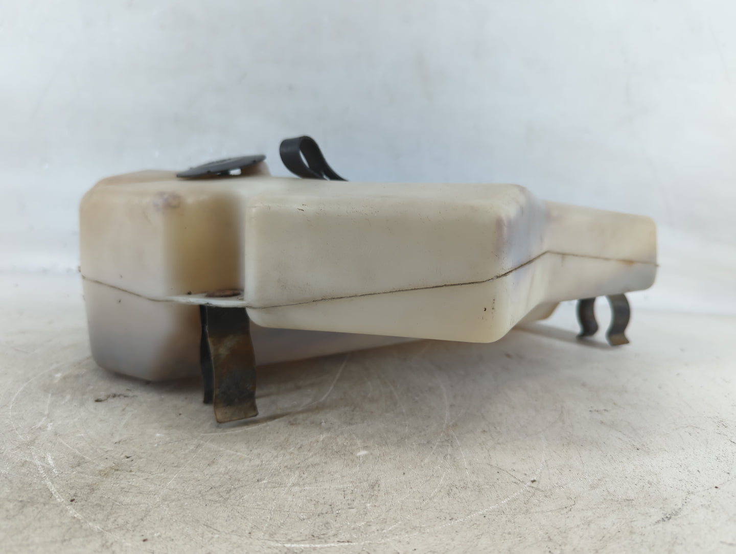 2001-2005 Pontiac Aztek Radiator Coolant Overflow Expansion Tank Bottle - Oemusedautoparts1.com