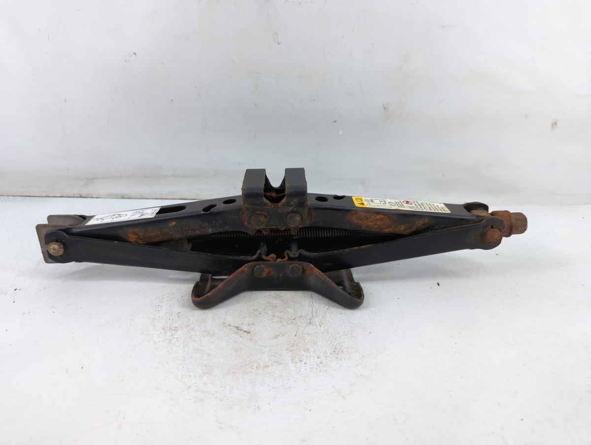2004 Pontiac Bonneville Spare Scissor Car Jack - Oemusedautoparts1.com