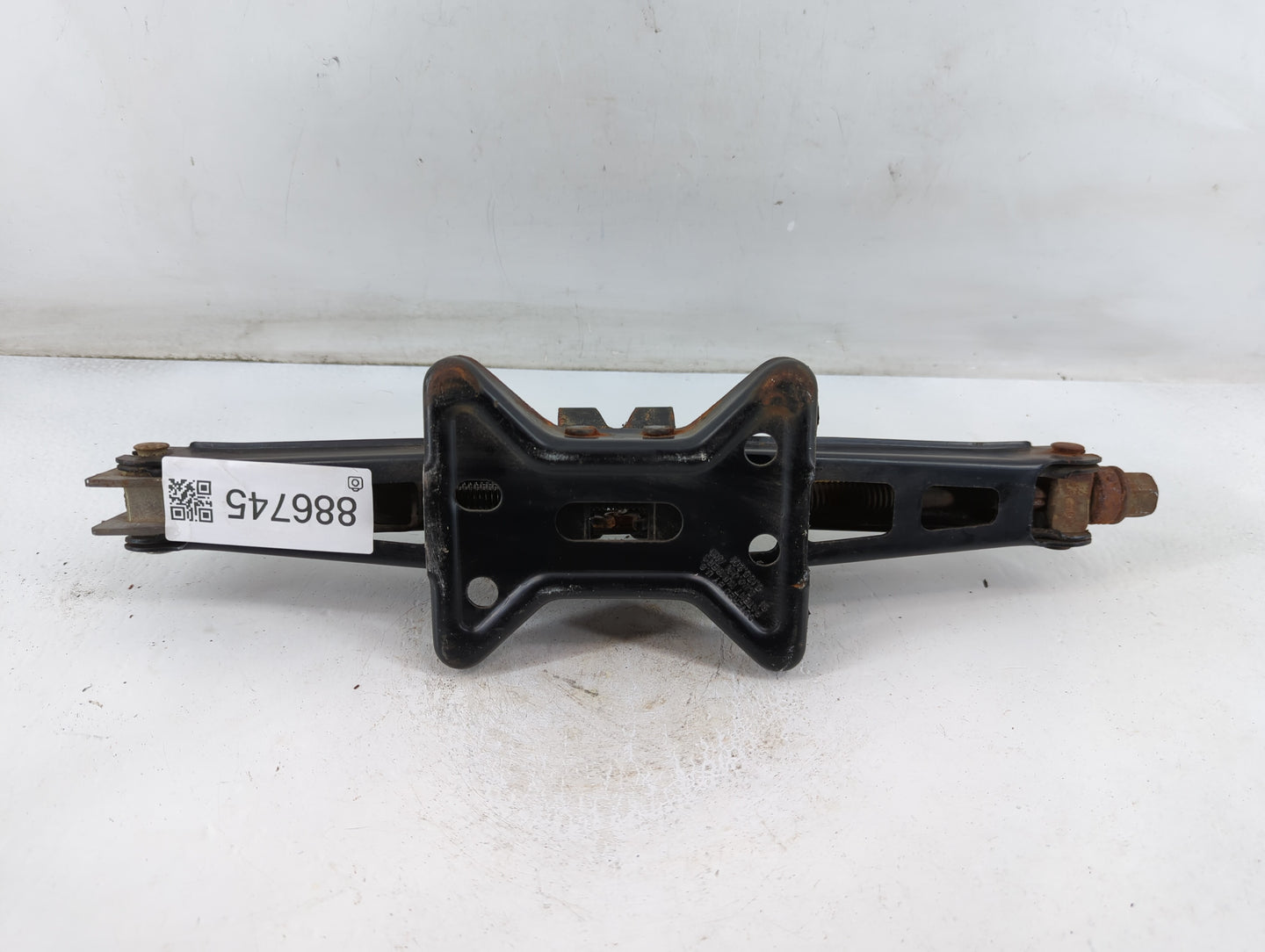2004 Pontiac Bonneville Spare Scissor Car Jack - Oemusedautoparts1.com