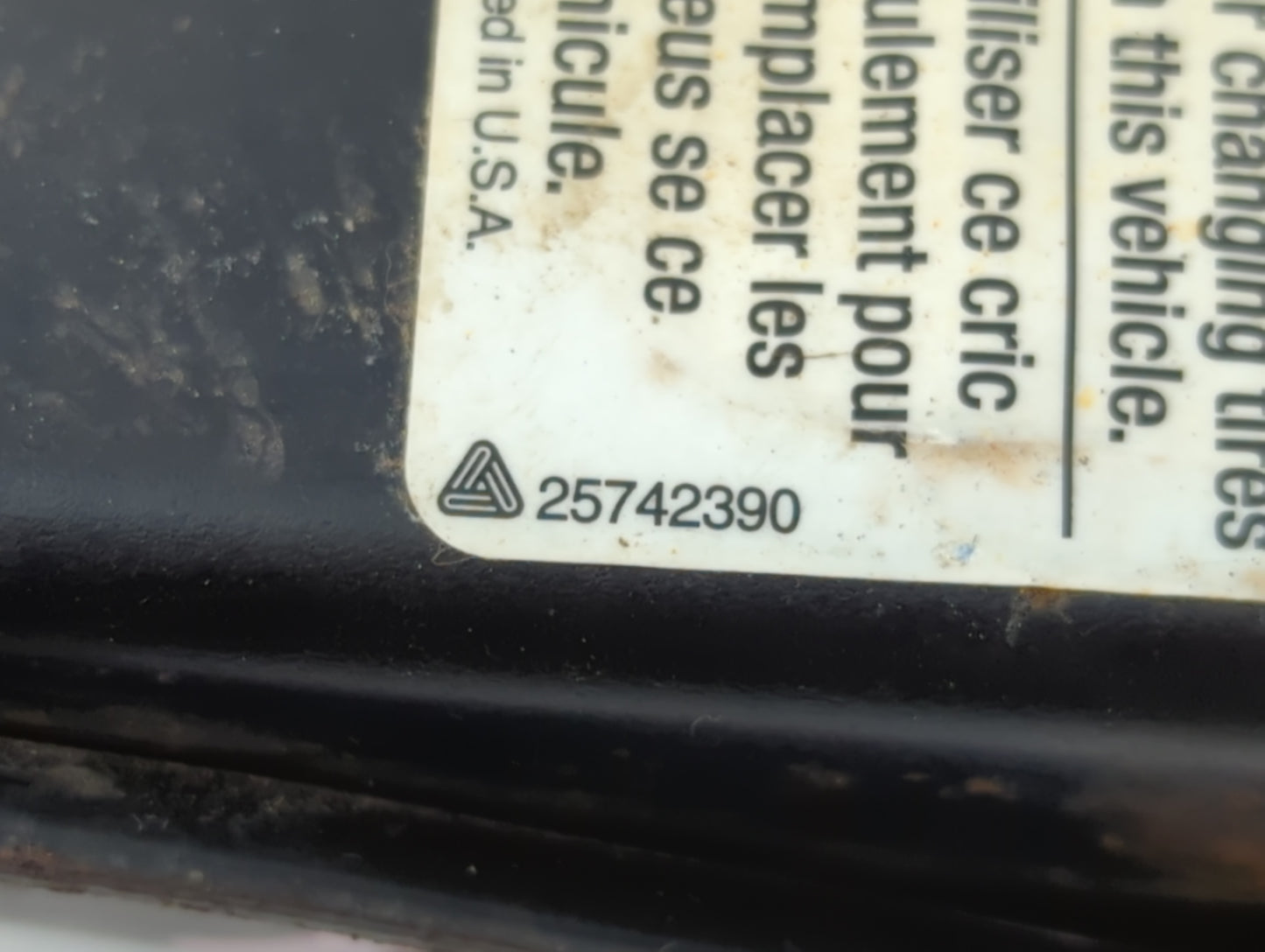 2004 Pontiac Bonneville Spare Scissor Car Jack - Oemusedautoparts1.com