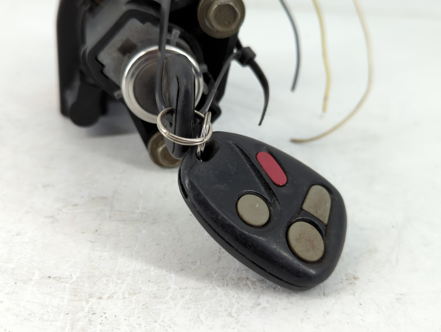 Pontiac Granam Ignition Switch Oem 25695955 - Oemusedautoparts1.com