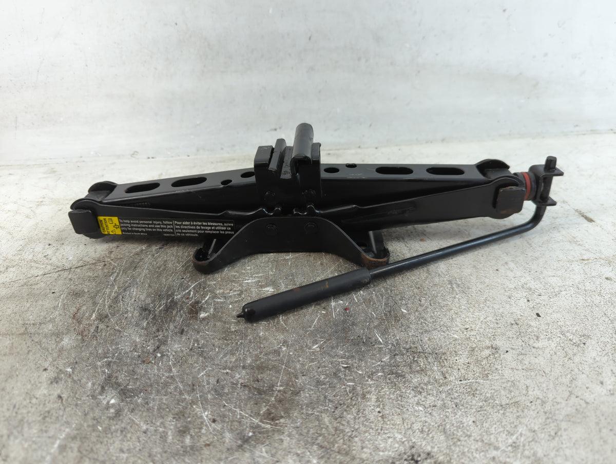 2004 Pontiac Grand Am Spare Scissor Car Jack - Oemusedautoparts1.com