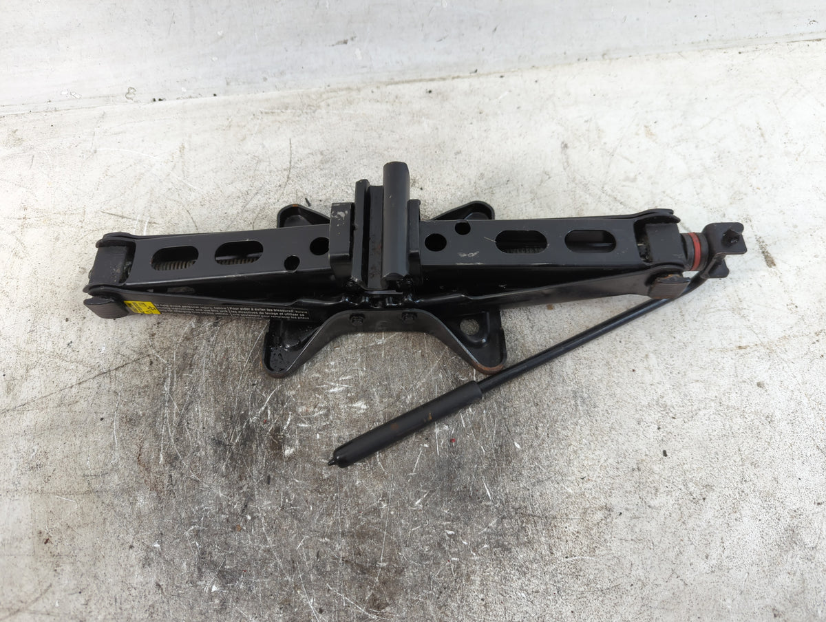2004 Pontiac Grand Am Spare Scissor Car Jack - Oemusedautoparts1.com