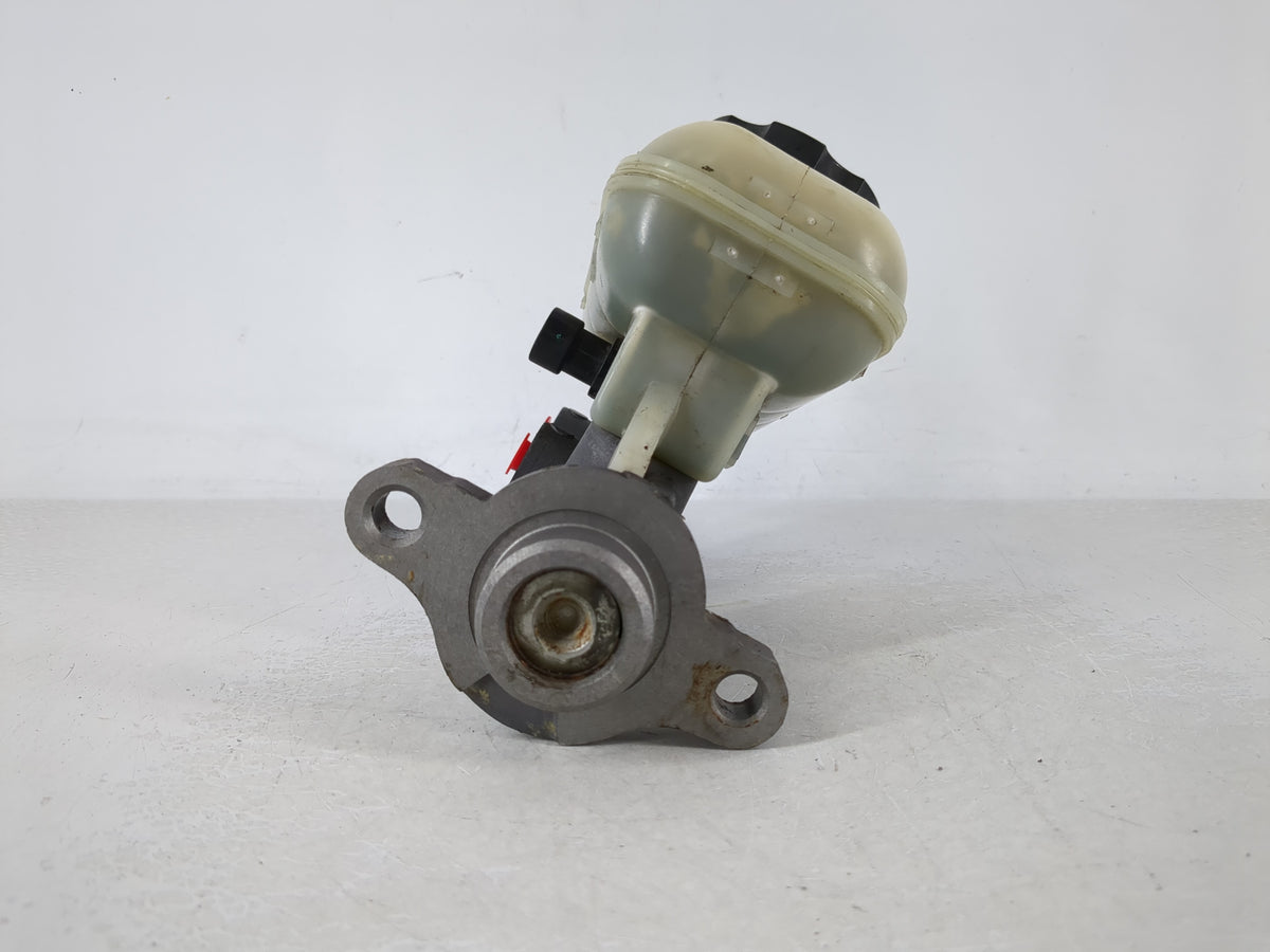 2000-2005 Pontiac Grand Am Brake Master Cylinder 864200 - Oemusedautoparts1.com